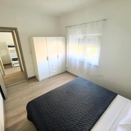 Ges With Sea View Brodarica (Sibenik-Knin)